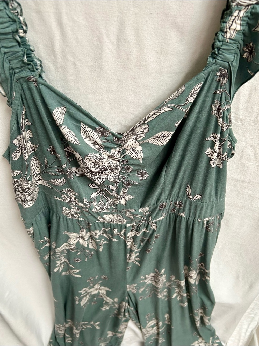 TORRID SAGE GREEN & WHITE FLORAL WIDE LEG PANTSUIT, PLUS SIZE 2X